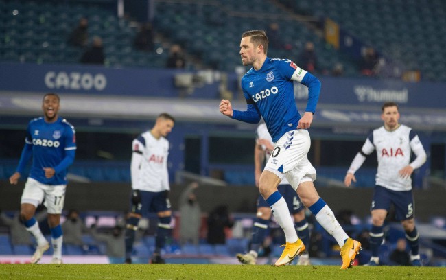 跟队报道 跟队报道